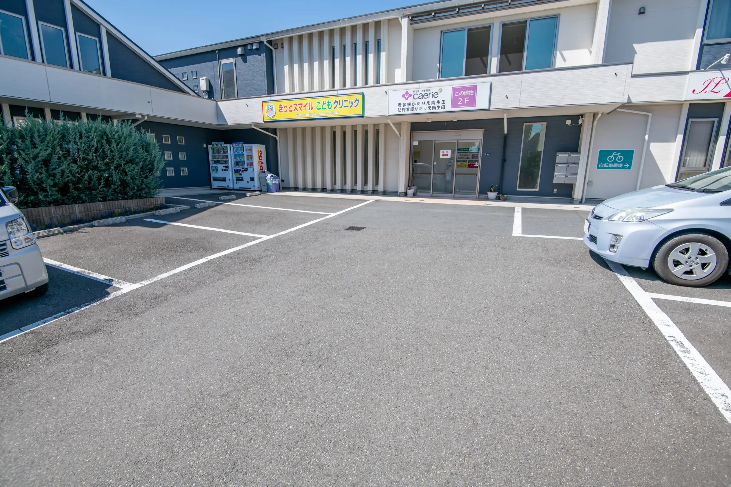 五十嵐レディースクリニック前の駐車場